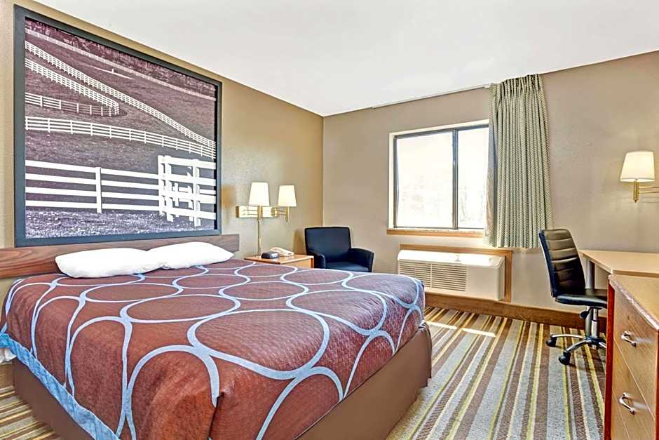 Super 8 by Wyndham Louisville Airport