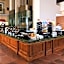 Woolley's Classic Suites Denver Airport