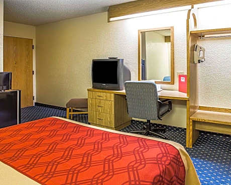 Queen Room - Accessible/Nonsmoking