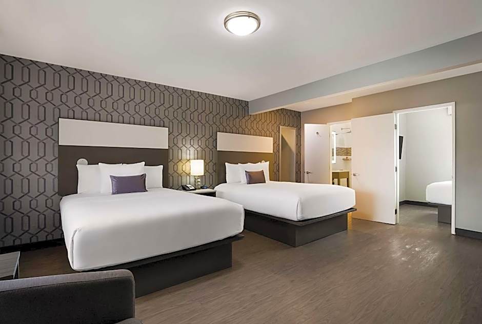 Sunset West Hotel SureStay Collection By Best Western