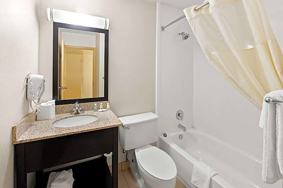 Quality Inn Dayton Airport