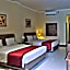 Super OYO Townhouse Oak Maxi Hotel Legian