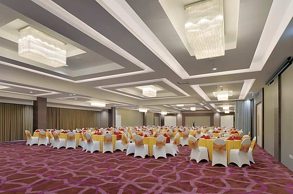 Platinum Adisucipto Hotel & Conference Center