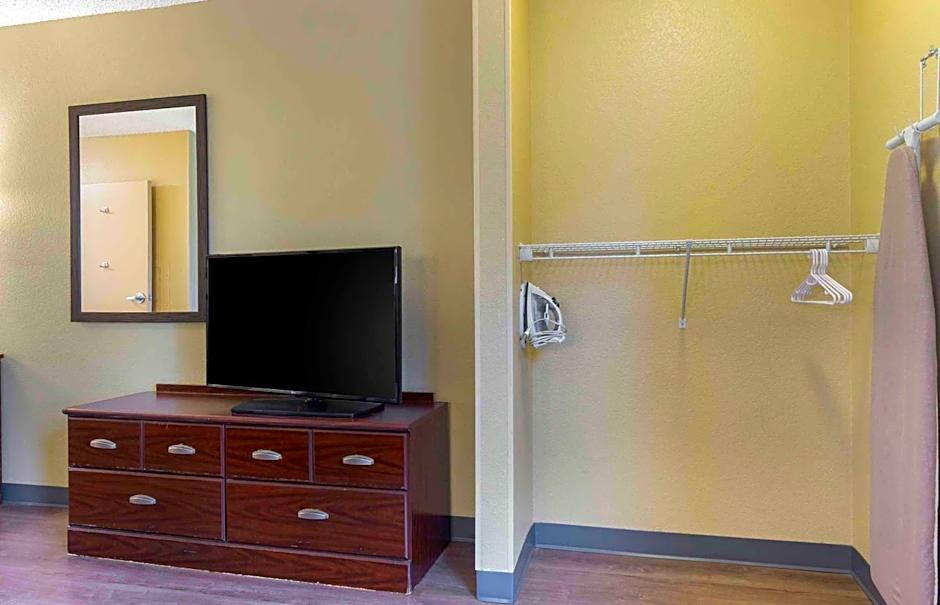 Studio 6 Suites Seattle Kent WA