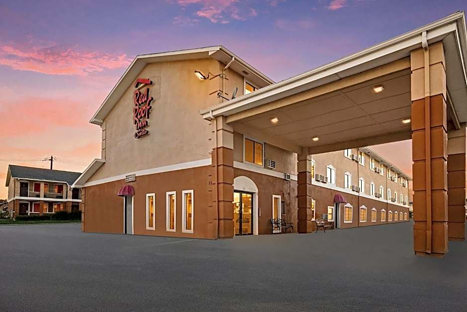Red Roof Inn & Suites Denton