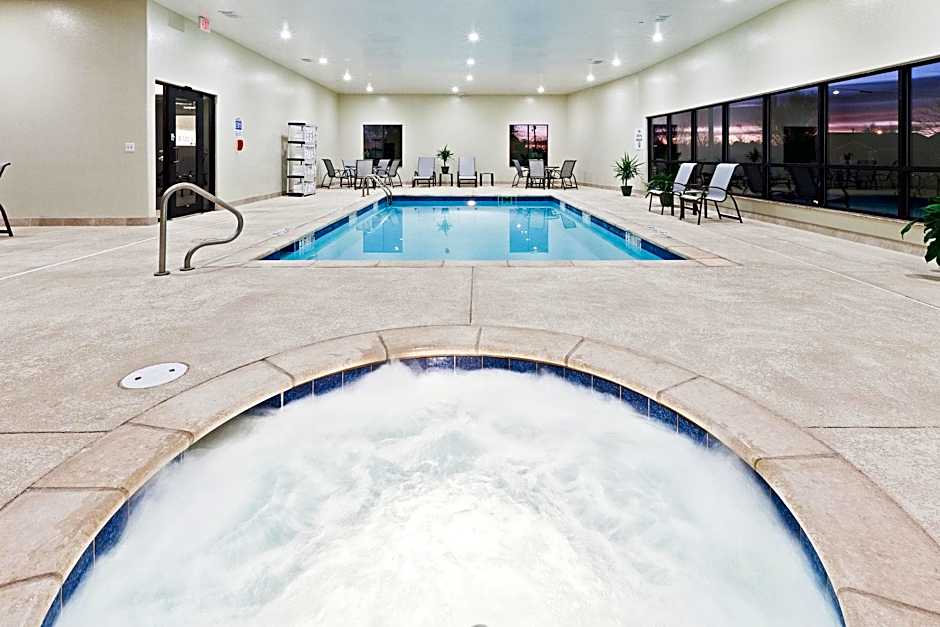 Holiday Inn Express Hotel & Suites Brownfield By IHG