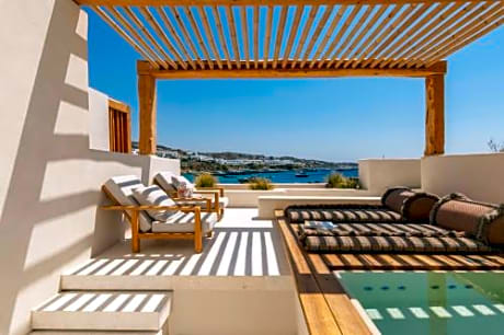 Junior Suite with Sea View and Outdoor Hot Tub