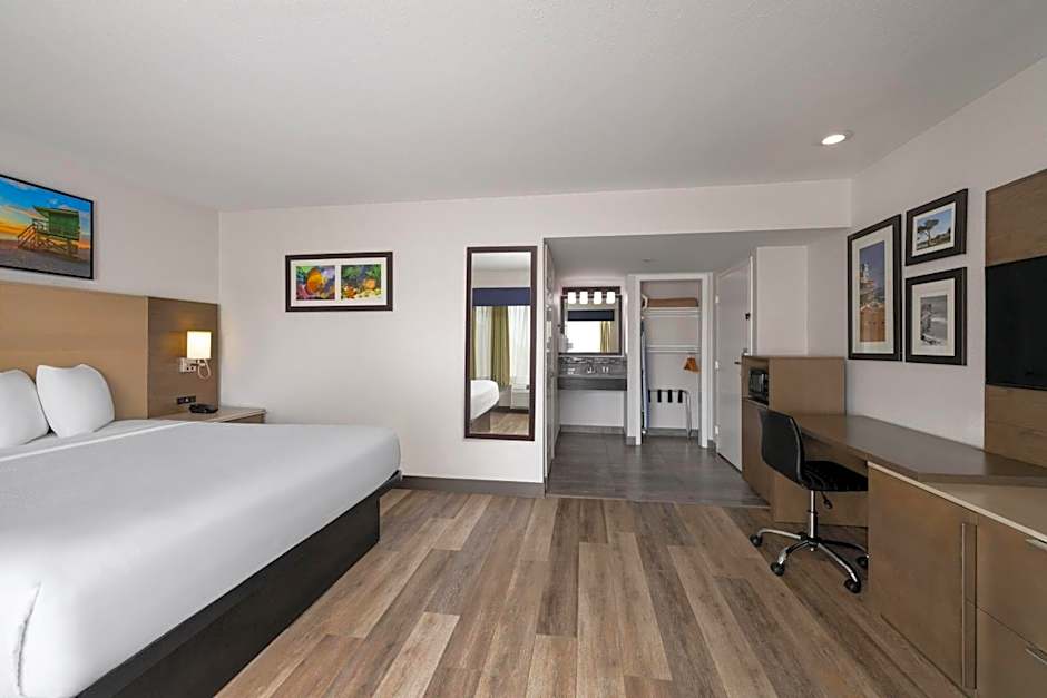 Days Inn by Wyndham Monterey Downtown