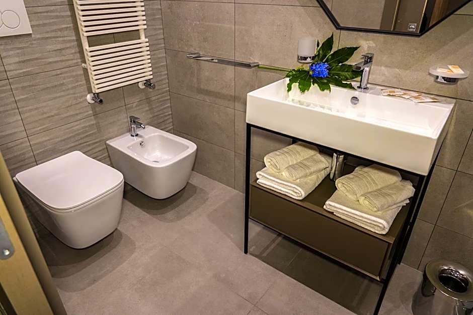 11 Catalani Rooms