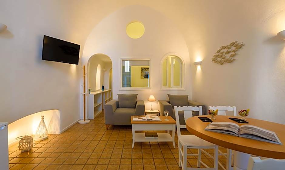Pantelia Suites