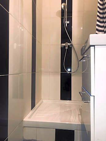 Single Room with Shared Toilet