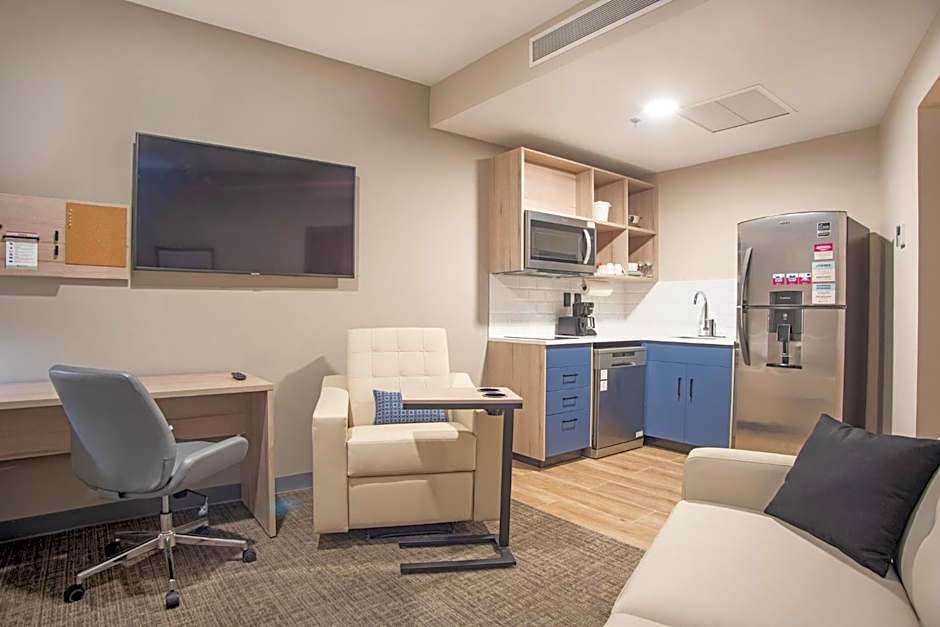 Candlewood Suites Guadalajara Galerias By IHG