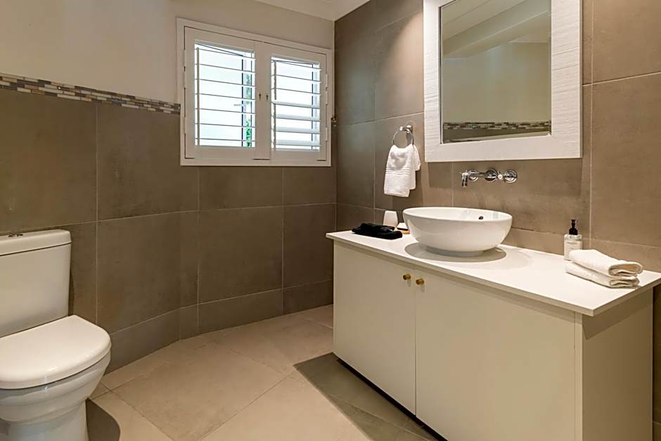 Hide-Away Guest House
