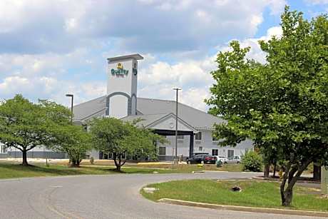 Quality Suites Waldorf