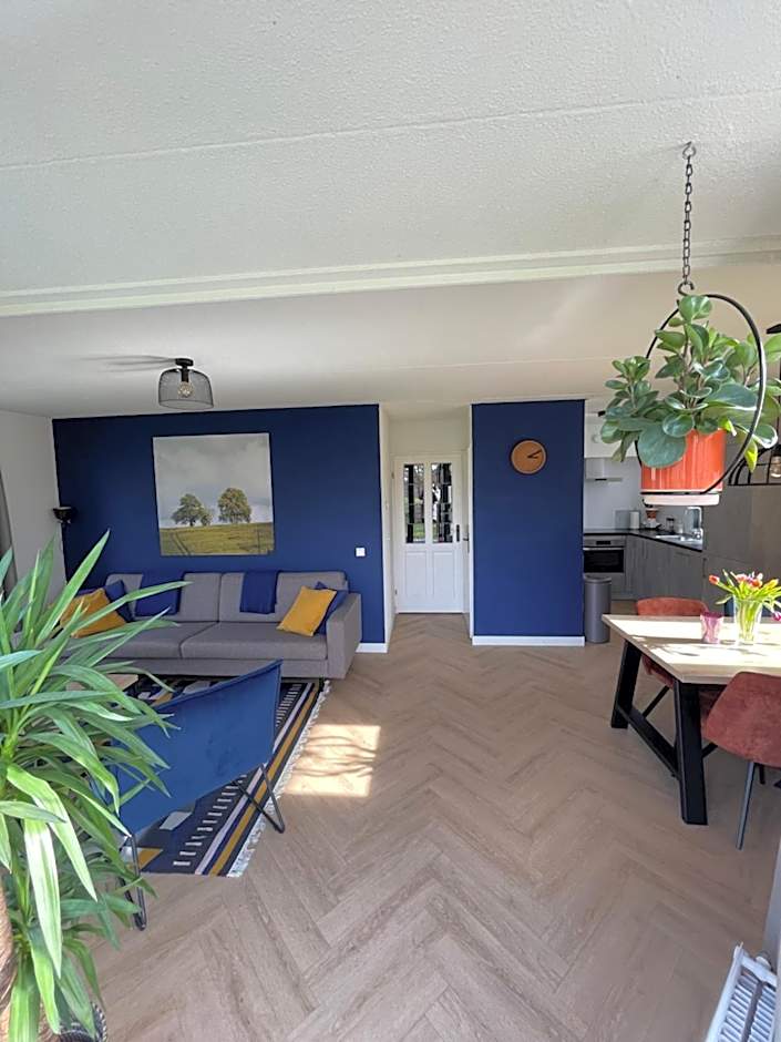 Nice 3-bedroom house with lake view