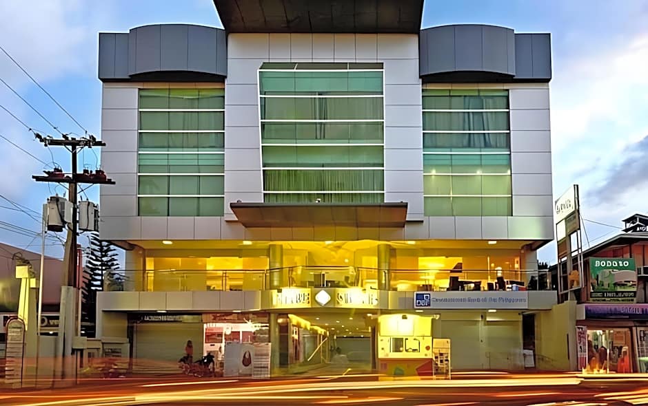 Holiday Suites Business District - Formerly Empire Suites Hotel