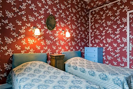 Twin Room view on Noter-Dame