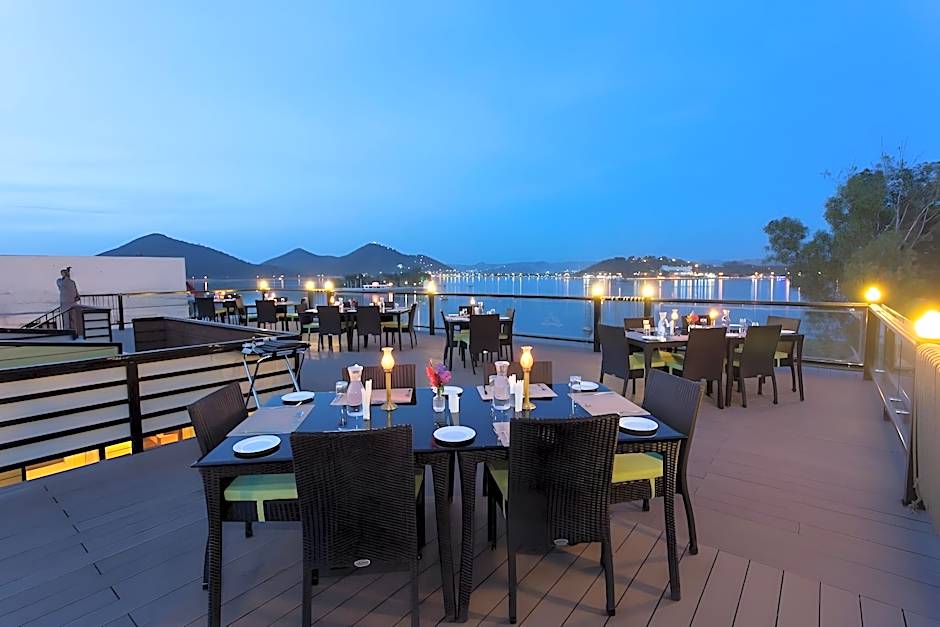 Panna Vilas - A Lake Facing Boutique Hotel