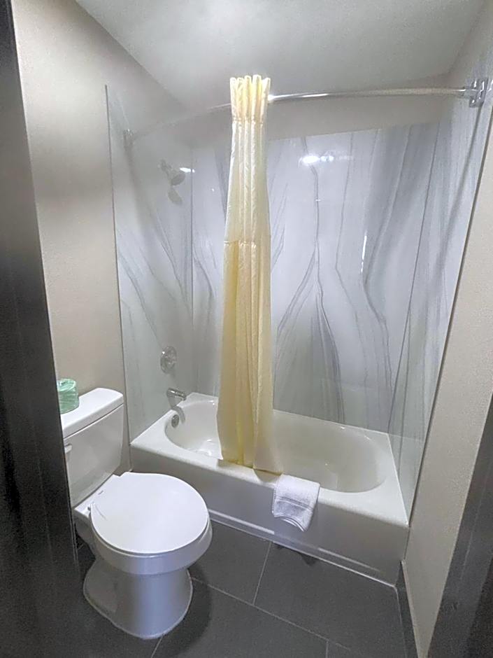 Quality Inn & Suites at Airport Blvd I-65