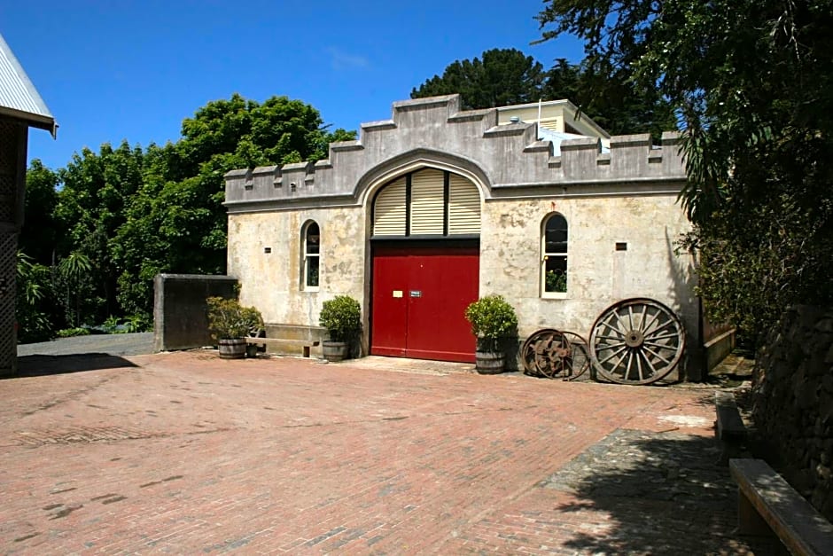 Larnach Lodge & Stable Stay