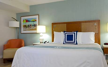 King Room with Roll-In Shower - Disability Access