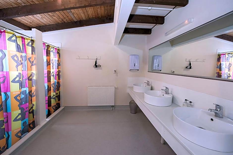 Adventure Lodge & Motel and Tongariro Crossing Track Transport