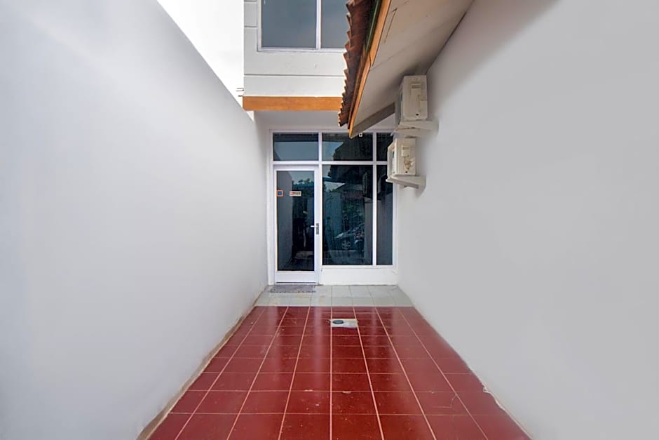 OYO Life 3055 Rumah Enin