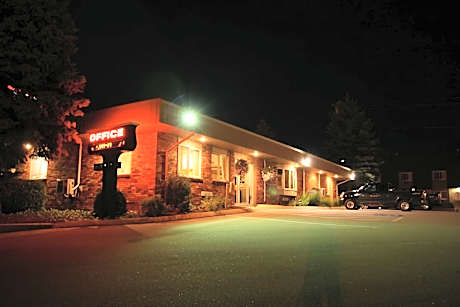Bangor Inn & Suites