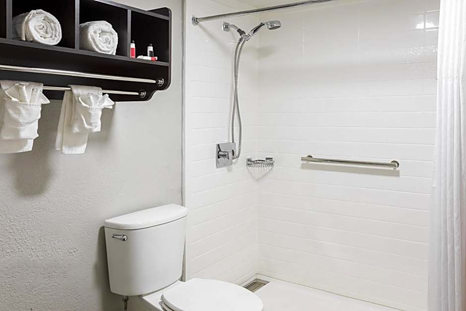 Days Inn by Wyndham Goose Creek