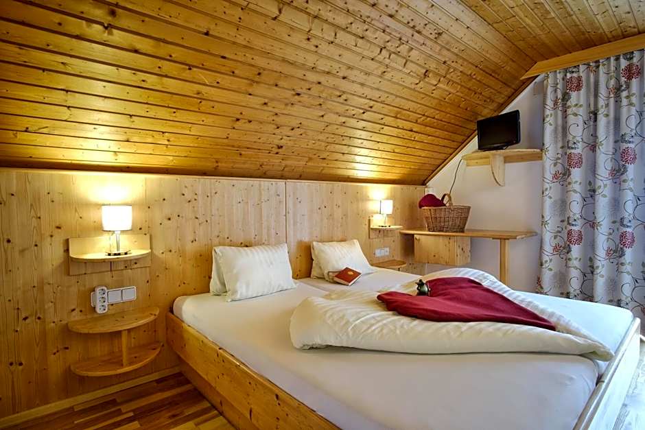 SeeHotel & SeeApartments Kärntnerhof- direkt am See!