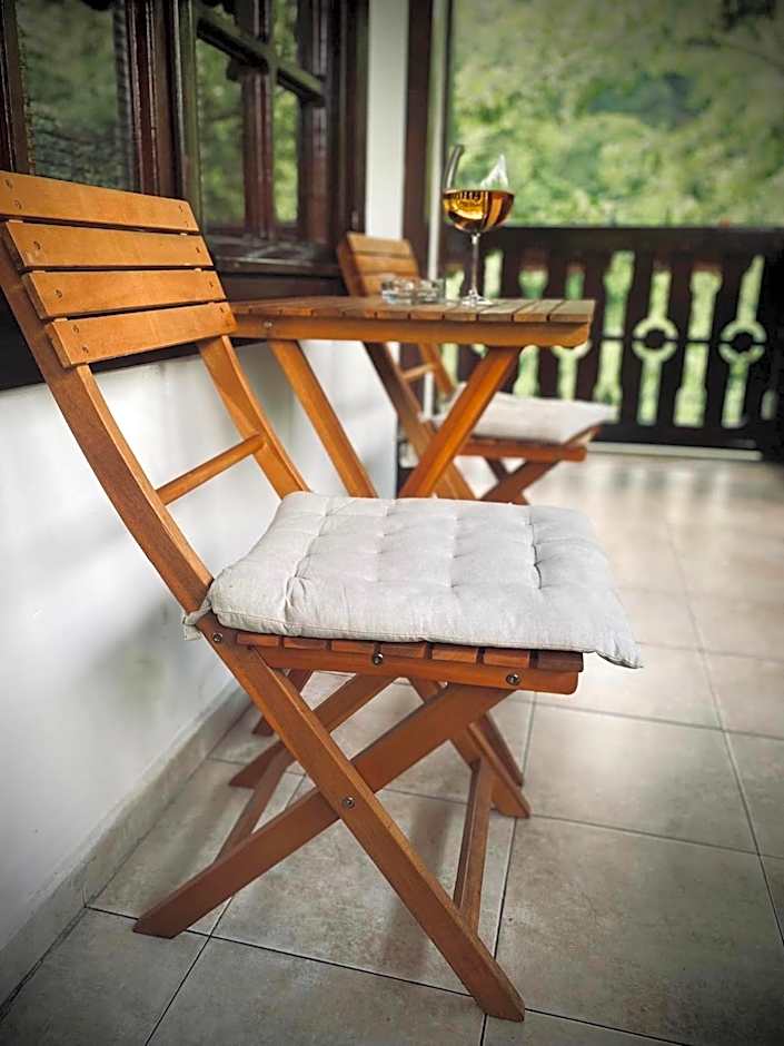 Family Hotel Varosha 2003