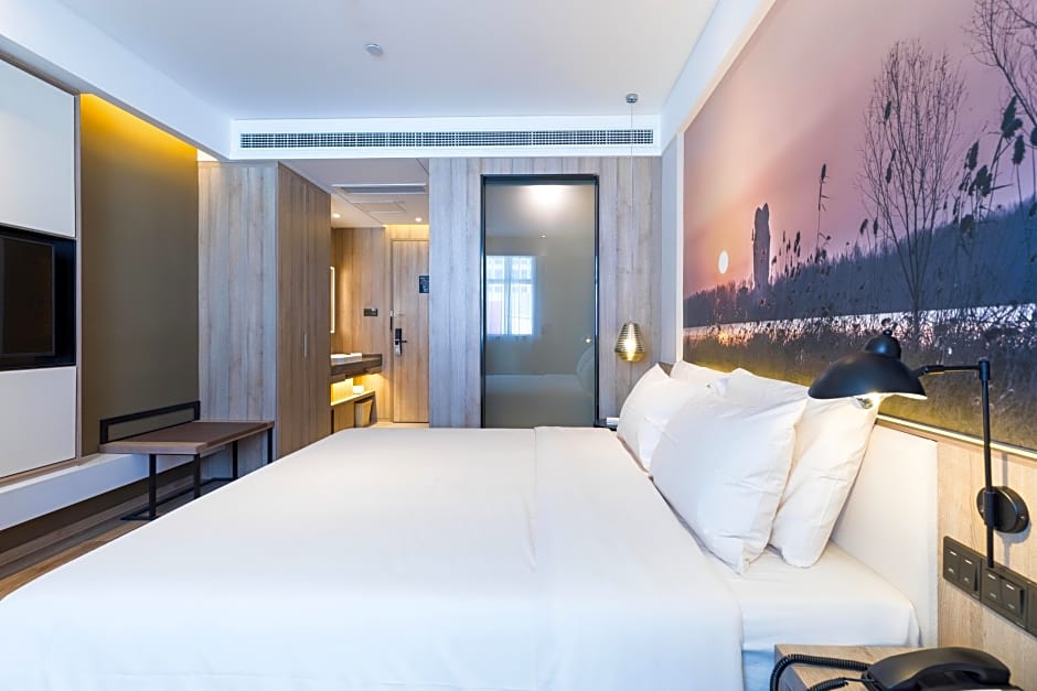 Atour Hotel (Jining Taibai Road Canal City)