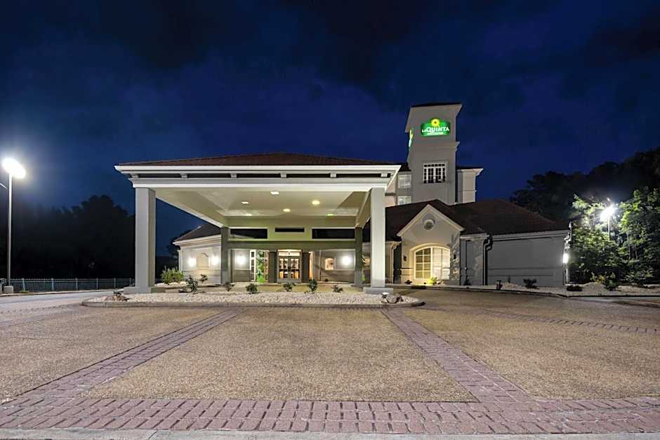 La Quinta Inn & Suites by Wyndham Raleigh Cary