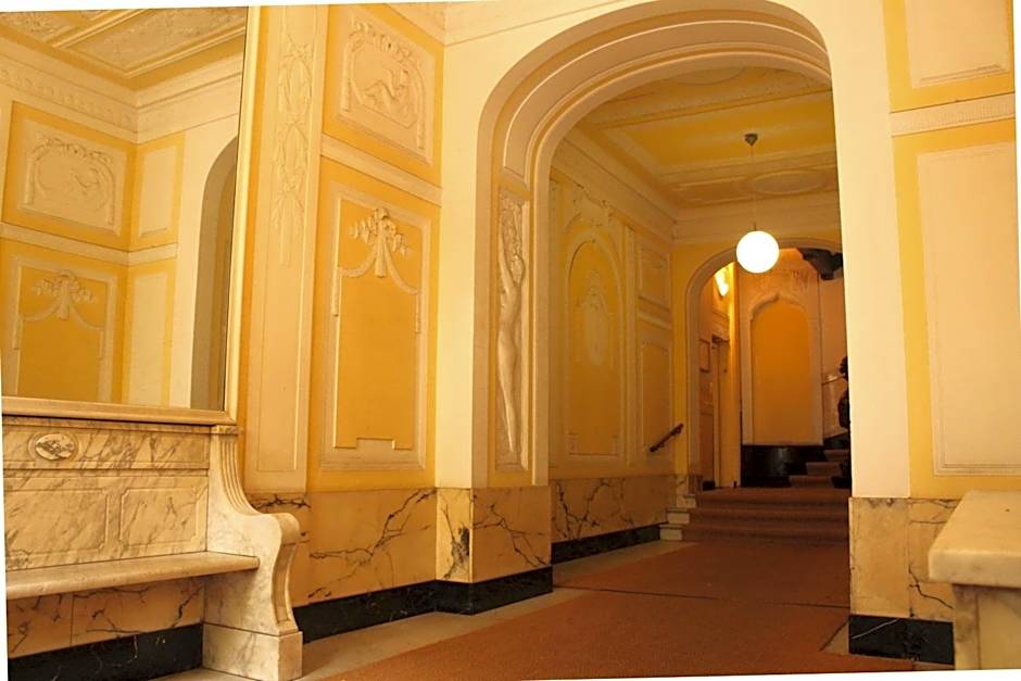 Hotel-Maison Am Olivaer Platz