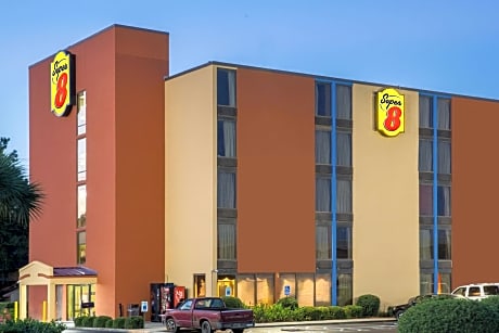 Super 8 by Wyndham Myrtle Beach/Market Common Area