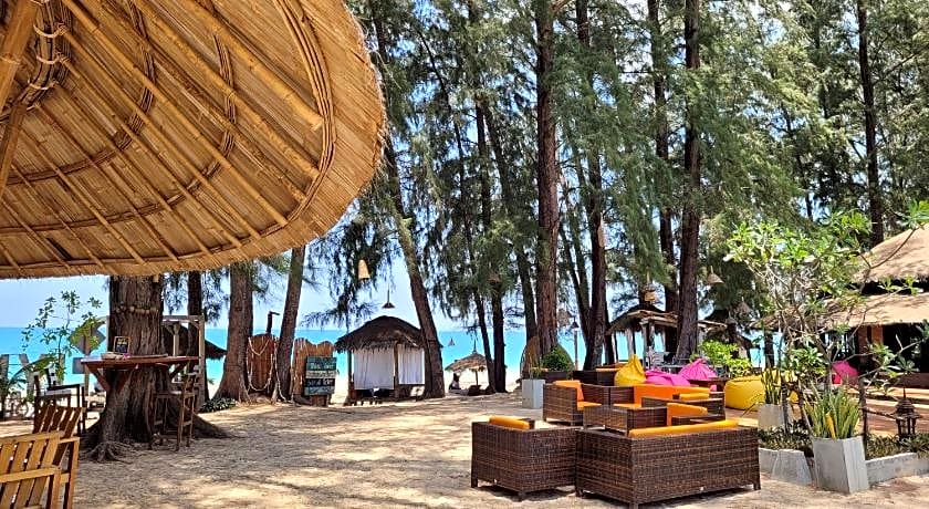 Long Beach Chalet - SHA Extra Plus