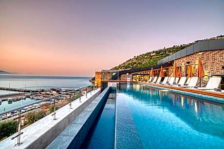 Numa Port Hotel