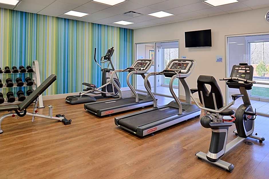 Holiday Inn Express & Suites Brighton South - US 23 By IHG