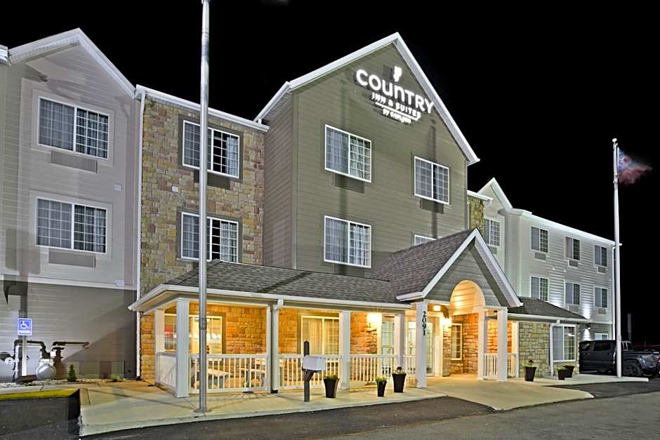 Country Inn & Suites by Radisson, Marion, OH