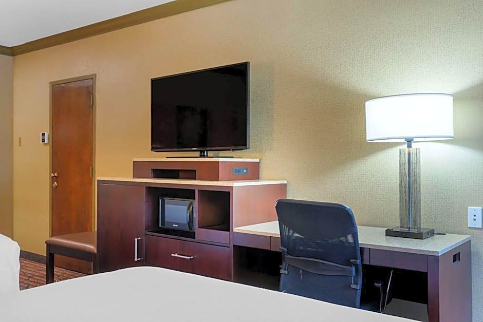 Best Western Plus Brookside Inn