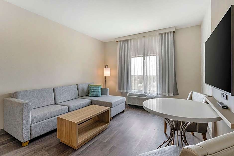 Best Western Plus Winter Haven Inn & Suites