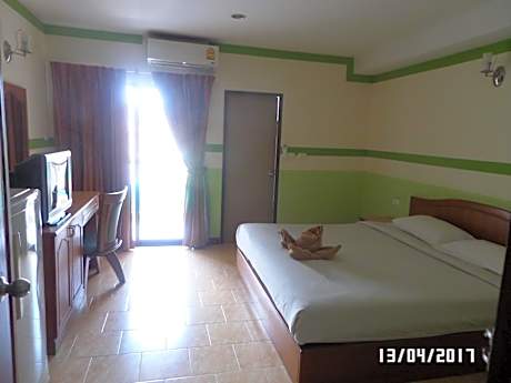 Superior King Room with Pool View - Non-Smoking