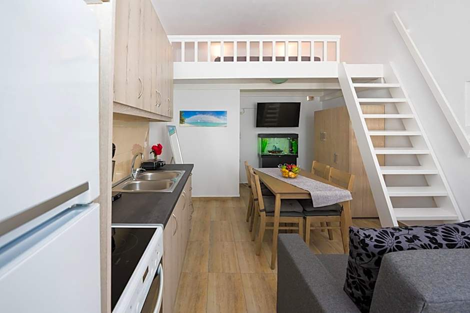 Sunny Apartment - Triovasalos