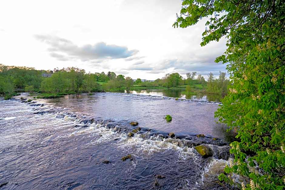 Castle Oaks House Hotel