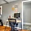 Studio near Arsenal Park l Street Parking