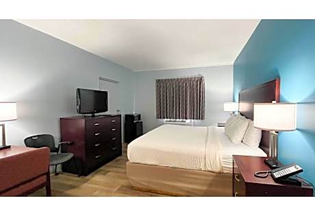 1 King Bed | Non-Smoking, Micfridge