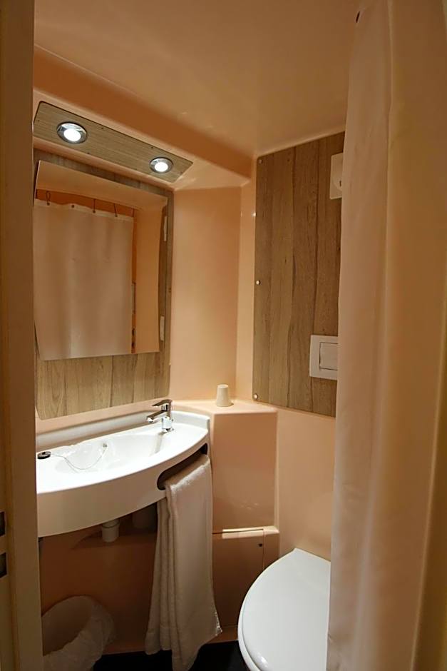 Premiere Classe Melun Senart - Vert Saint Denis