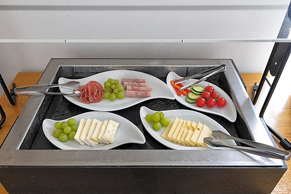 Royal Hotel - Urban Living