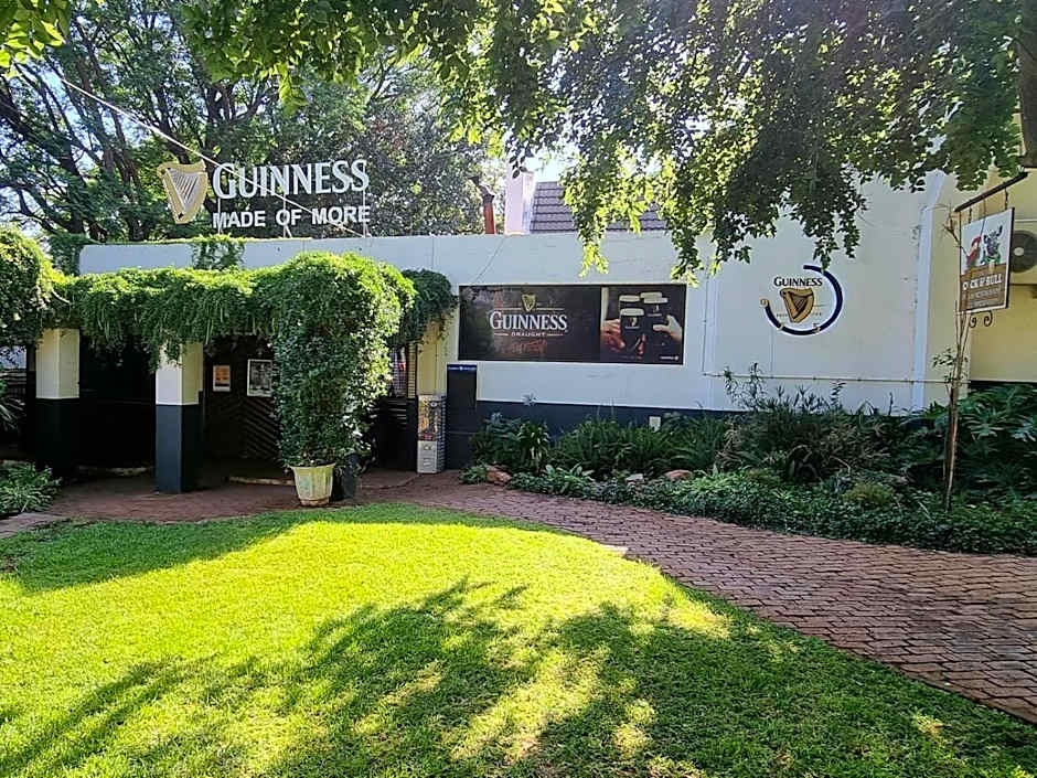 Cock & Bull Restaurant - Pub - Accommodation