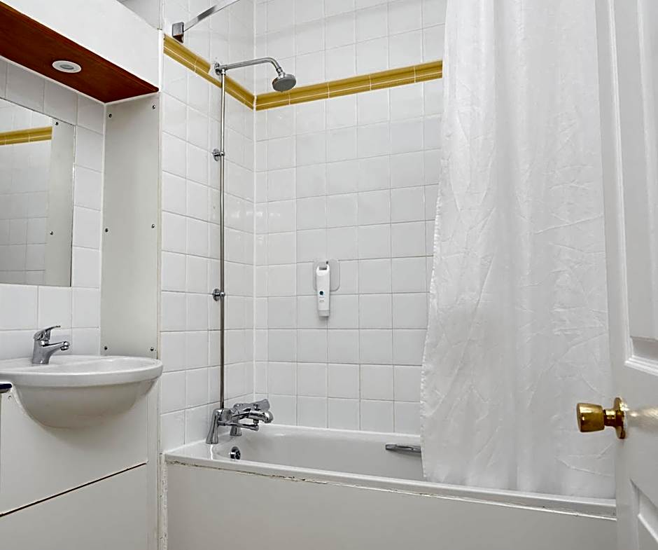 Wheatsheaf by Chef & Brewer Collection